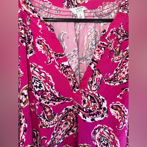 Crown & Ivy Pink Paisley 3/4 Sleeve Top size Small - Picture 5 of 7